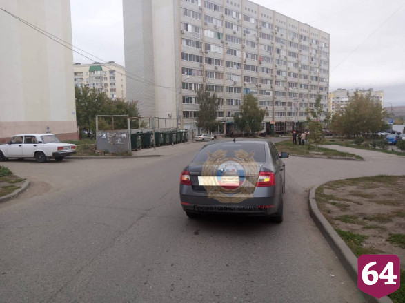 В Саратове на улице Тархова под иномарку попал 11-летний мальчик 
