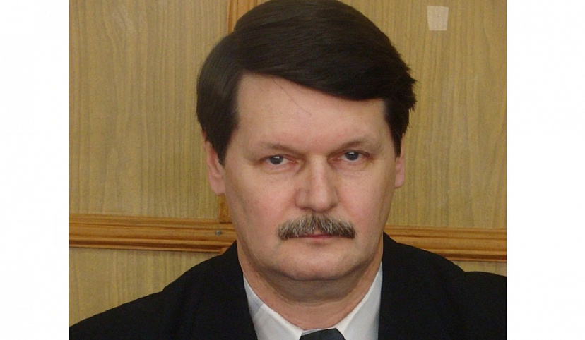 В Саратове скончался поэт Валерий Кремер 