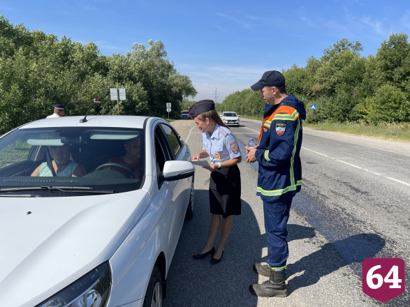 Саратовские автоинспекторы предлагали водителям выспаться 