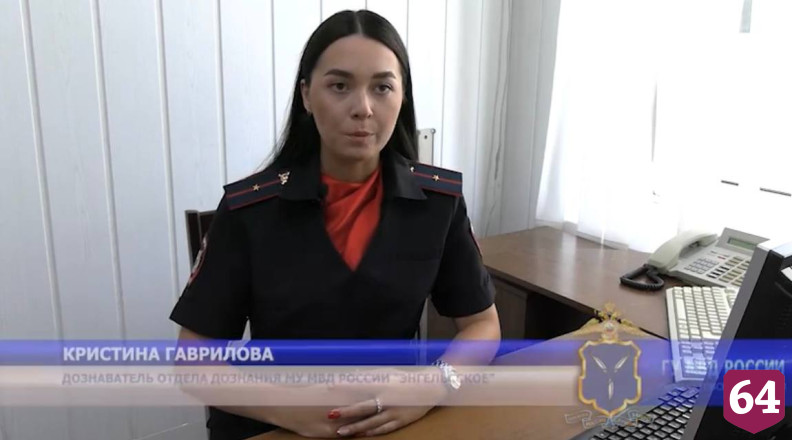 В Энгельсе женщина под камерами вынесла из магазина куртку и попалась