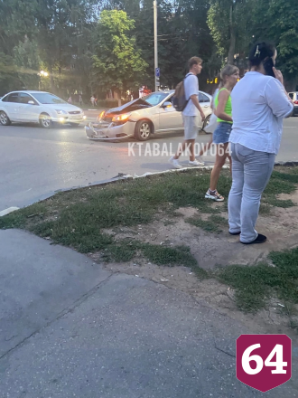 Под Саратовом иномарка и питбайк не поделили «гоночную полосу»