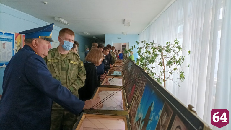 На саратовский форум юных панфиловцев привезли артефакты «Вахты памяти»
