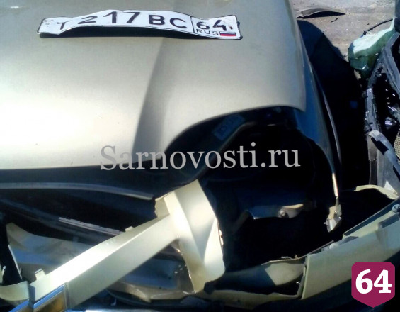 В Саратовской области в массовом ДТП пострадали два человека