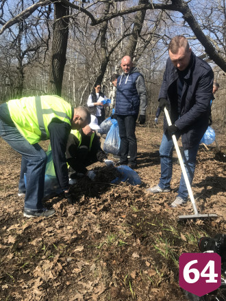 После субботника с Кумысной поляны вывезли 42 кубометра мусора