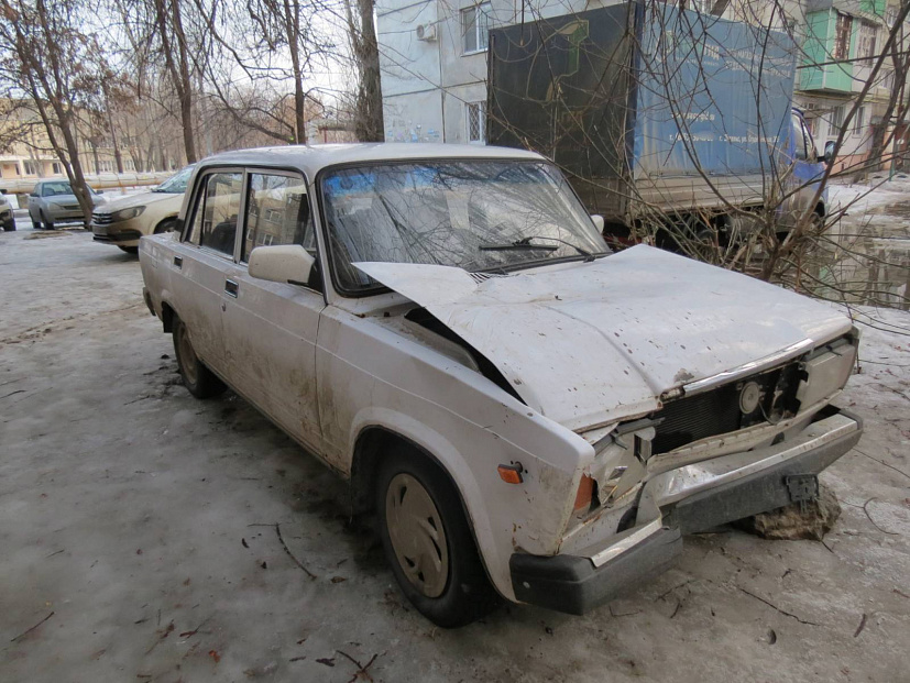 Под Саратовом приятели угнали служебный автомобиль и попали в ДТП