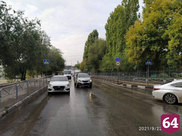 В Саратове напротив бальнеологической лечебницы сбили мужчину