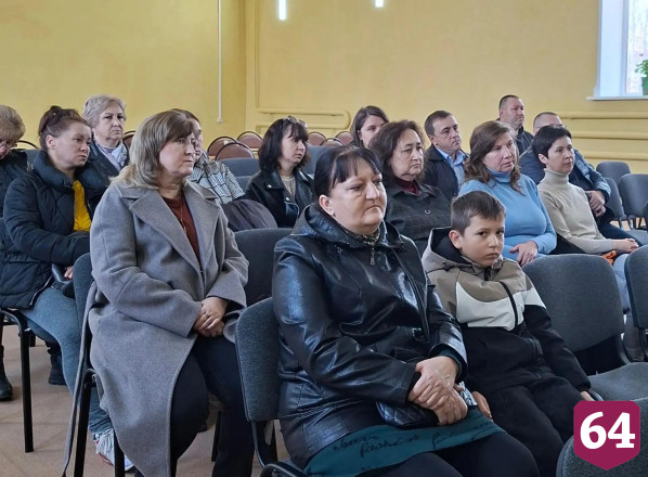 Вице-губернатор взял на контроль обращения жителей саратовского села