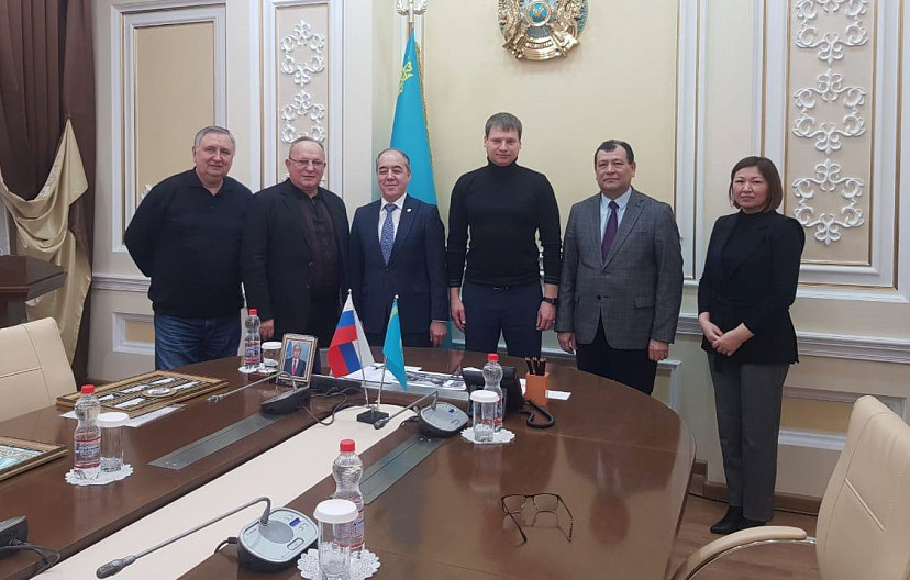 Иван Бабошкин возглавил саратовскую делегацию в Казахстан