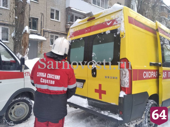 Жителю Саратова с изрезанным животом не дали выпрыгнуть из окна