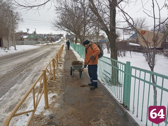Глава Саратова объявила борьбу с гололедом