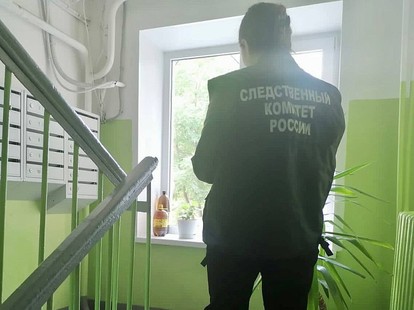 Мастер прокладывал кабель на чердаке дома в Саратове и умер