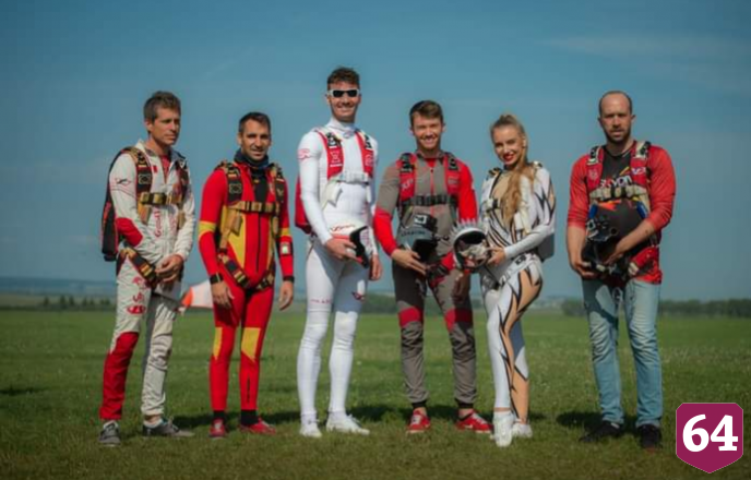 Саратовская красавица парила в небе с короной