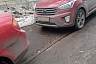 В Саратове автохамы паркуют машины на тротуаре у школы
