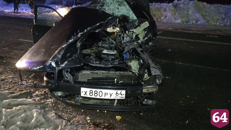 Два человека погибли в ДТП с грузовиком под Саратовом 