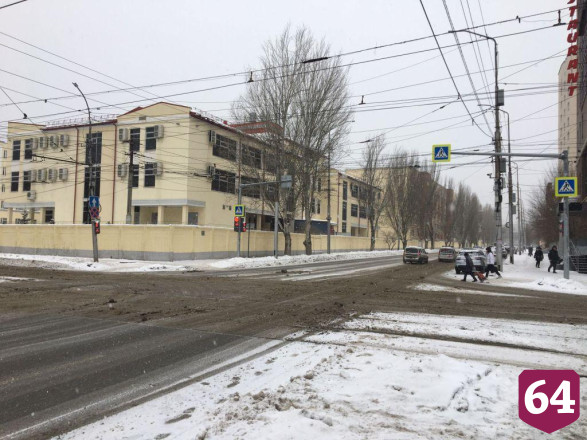 В Саратове три перекрестка обезопасили для водителей и пешеходов
