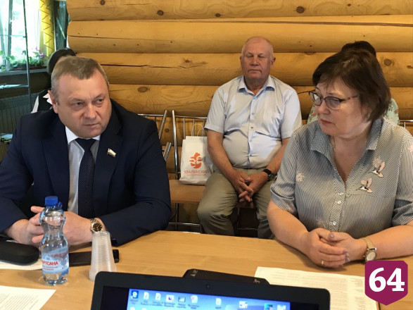 Саратовскую аспирантку в Греции приветствовали словами поддержки в адрес Путина