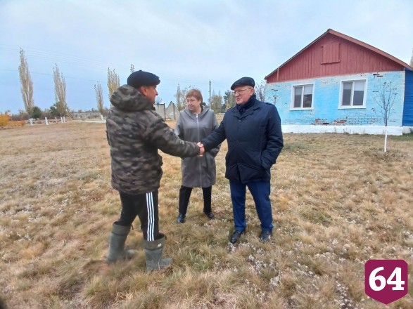 В детском лагере под Саратовом посадили липы и березы