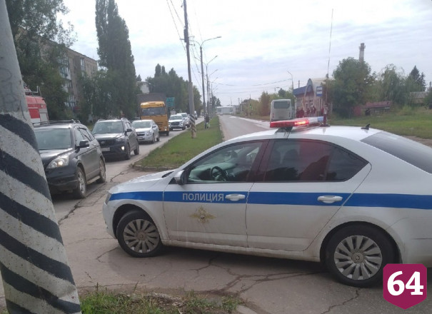 Водитель «Лады» сбил пешехода и врезался в автоцистерну 