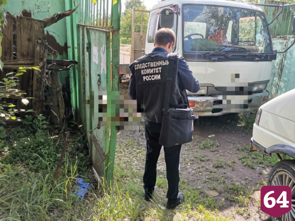 В Саратове крановщик задел провода и погиб от удара током 