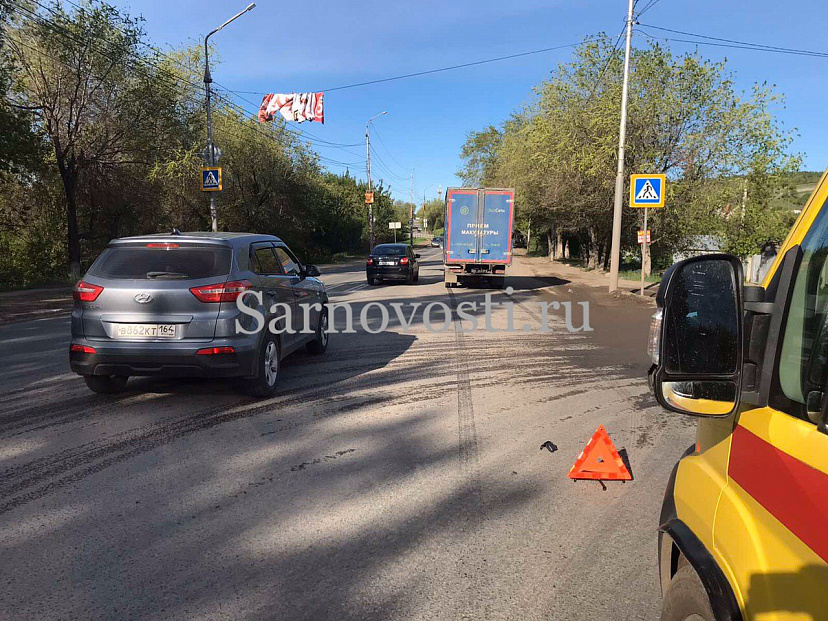 В Саратове девушку сбила грузовая «Газель» с макулатурой