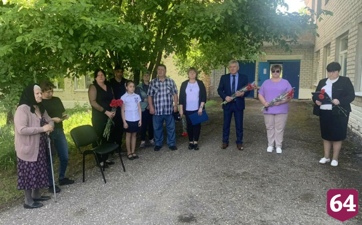 В школе Саратовской области увековечили имена бойцов СВО