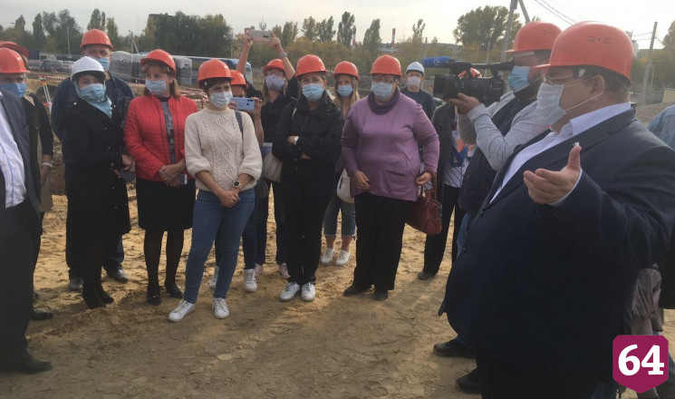Саратовские медики побывали на стройке нового онкодиспансера 