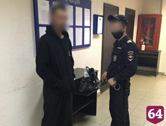 Избитый и изрезанный пьяной парой саратовец умер на обочине 