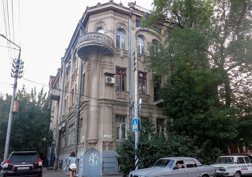В Саратове продают квартиру в архитектурном памятнике в стиле модерн