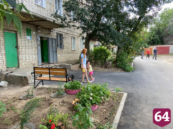 Радаев потребовал фотоотчет об устранении недостатков при ремонте двора 
