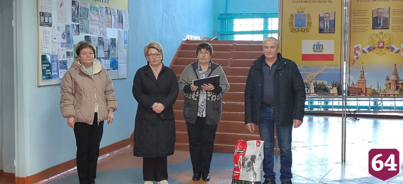 Саратовские волонтеры помогли приюту с бездомными животными