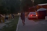 Саратовцев возмутил автохам в полном детей сквере