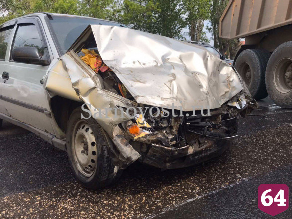 Водитель иномарки разбил голову в ДТП с фурой