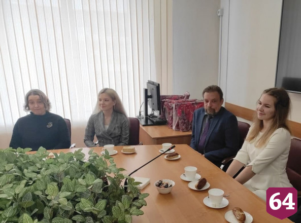 Бусаргин поздравил женщин с 8 Марта и поблагодарил за спасение детей 