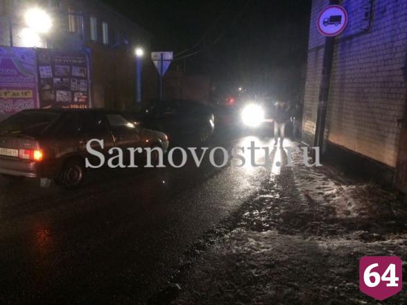 В Саратове легковушка задавила женщину