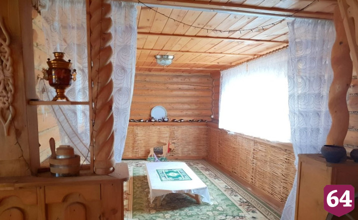 Под Саратовом продают усадьбу с 4 домами и прудом