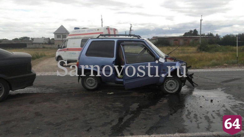 В аварии с «Окой» и «БМВ» разбились 2 человека