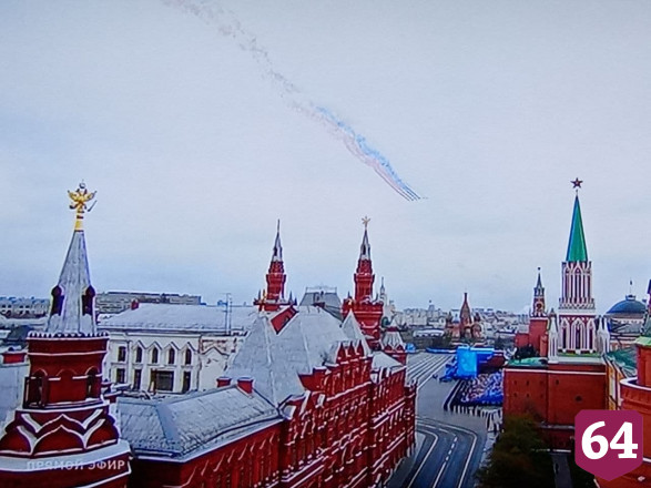 Летчики из Энгельса приняли участие в воздушном параде над Москвой
