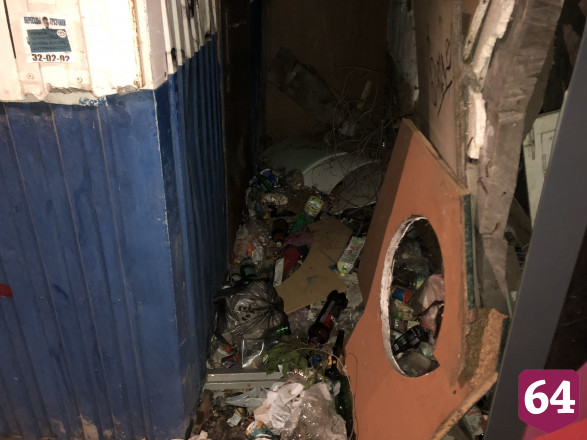 В центре Саратова снесут ставший туалетом дом