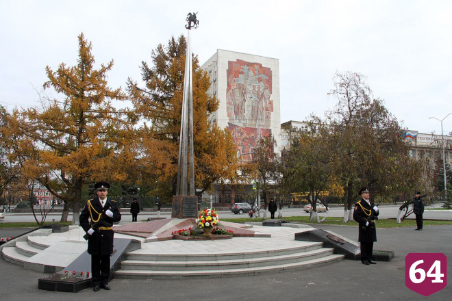 В Саратове почтили память погибших на боевом посту сотрудников МВД