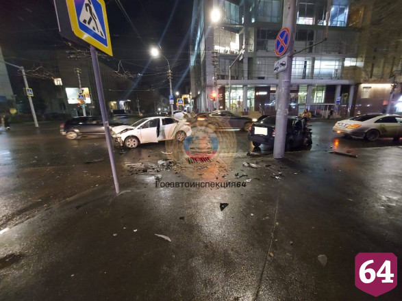 Три человека пострадали в ДТП в центре Саратова
