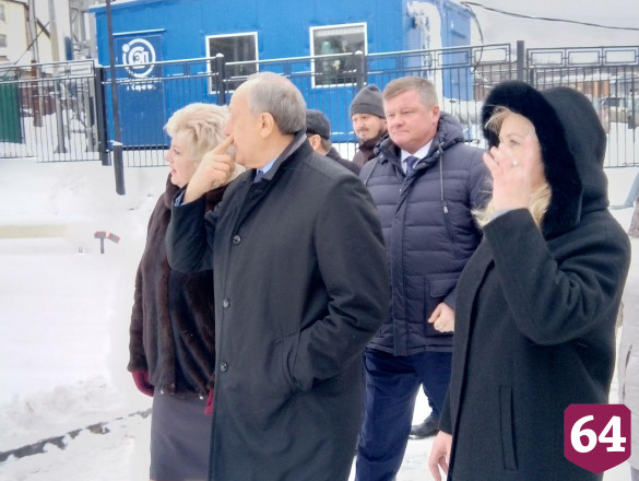 В Саратове готовят к открытию детсад с катком и бассейном  