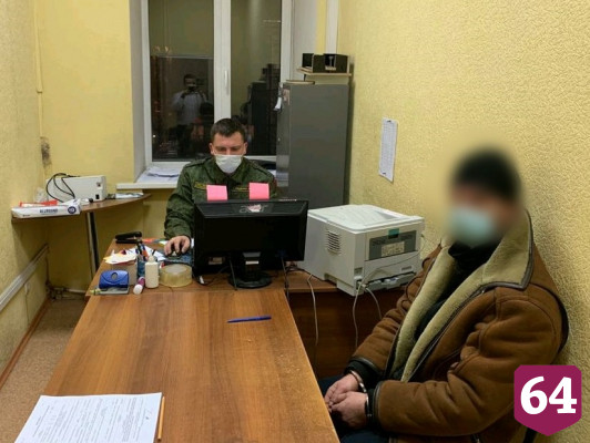 Саратовец 580 раз ударил спутника ножом и до смерти забил камнем