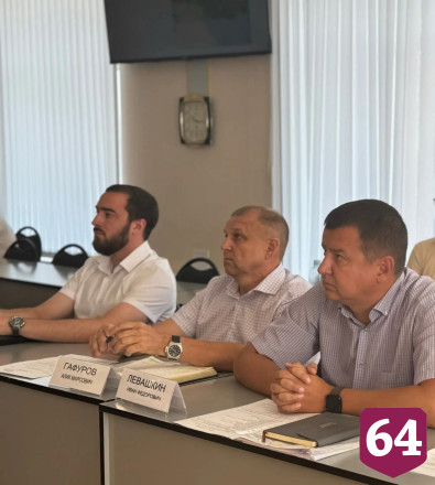 В Энгельсе увеличат парк спецтехники для уборки снега 