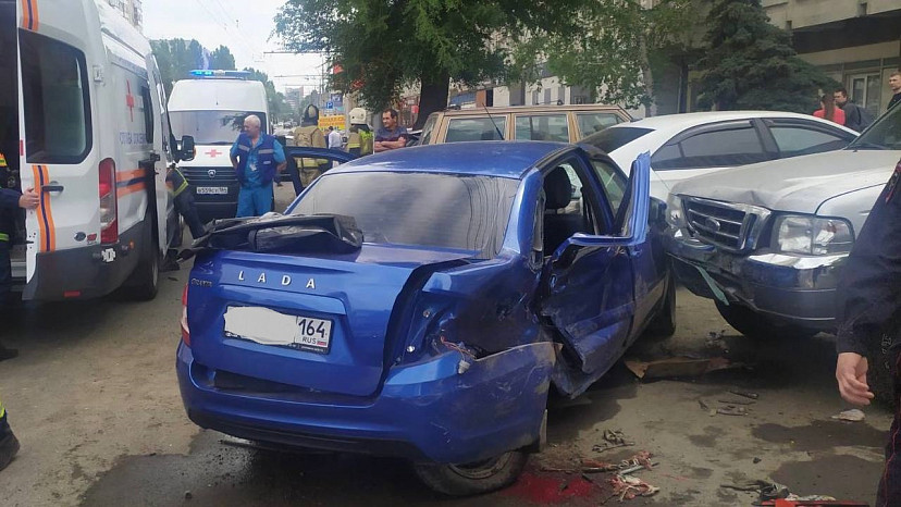 Два человека покалечились в массовом ДТП на Чернышевского