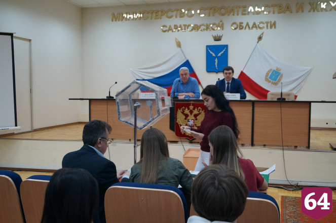 В Саратовской области распределили более 400 квартир среди сирот