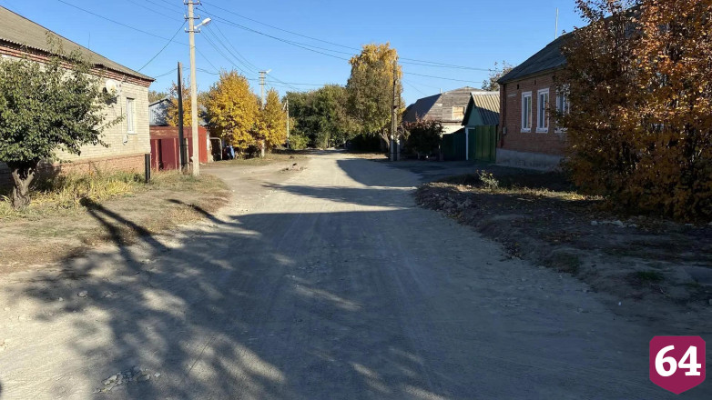 В райцентре Саратовской области завершилось щебенение дорог