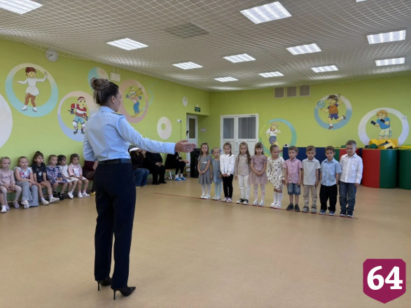 В Саратове дошкольники стали помощниками дорожных полицейских