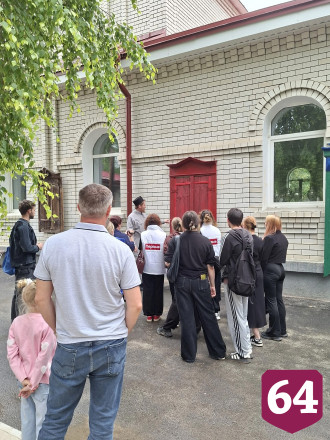 Саратовскую молодежь на мастер-классе учили реставрации уникальных объектов