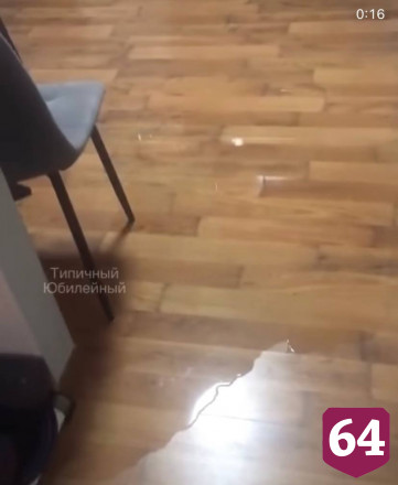 В Саратове после ливня затопило квартиры в шестиэтажке