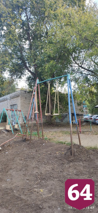 Детская площадка напомнила саратовцам о Припяти